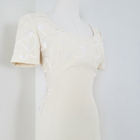 80s Pastel Yellow Mini Dress Embroidered Short Sleeve Scoop Neckline Fitted - Picture 8 of 14